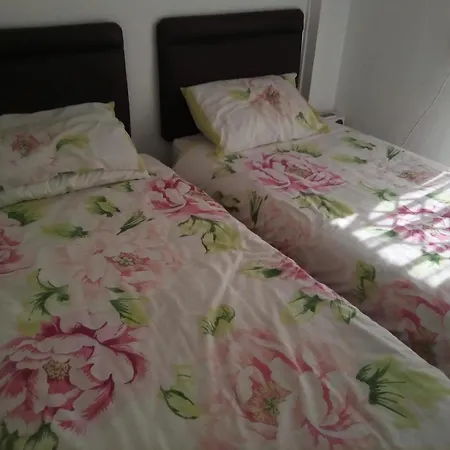 Сasa de vacaciones Amazing Villamartin House Sleeps 6 With Pool Villacosta